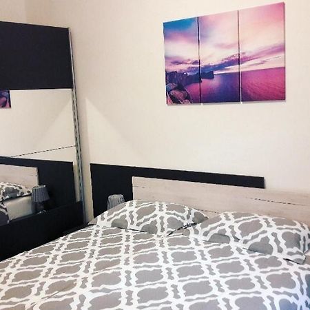 Apartment Nena Near The City Center With Free Parking بولا المظهر الخارجي الصورة