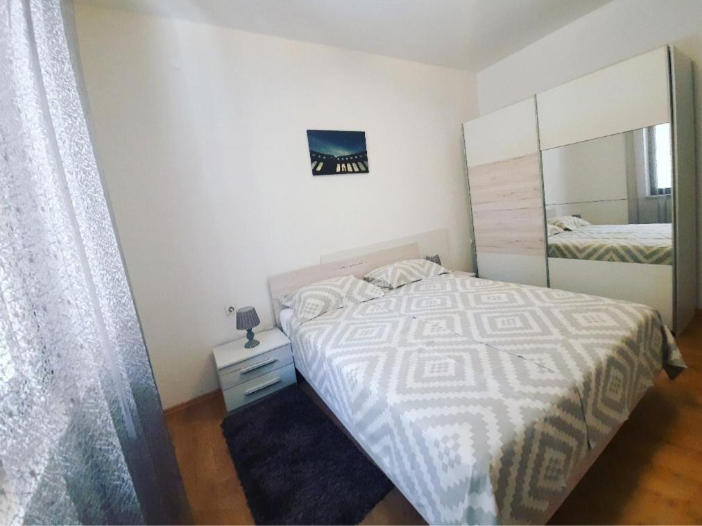 Apartment Nena Near The City Center With Free Parking بولا المظهر الخارجي الصورة